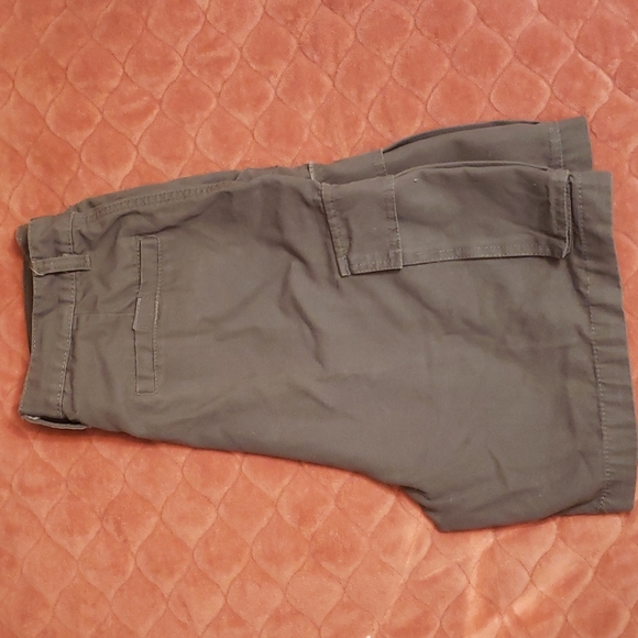 Men's size 32 cargo shorts - Picture 3 of 4